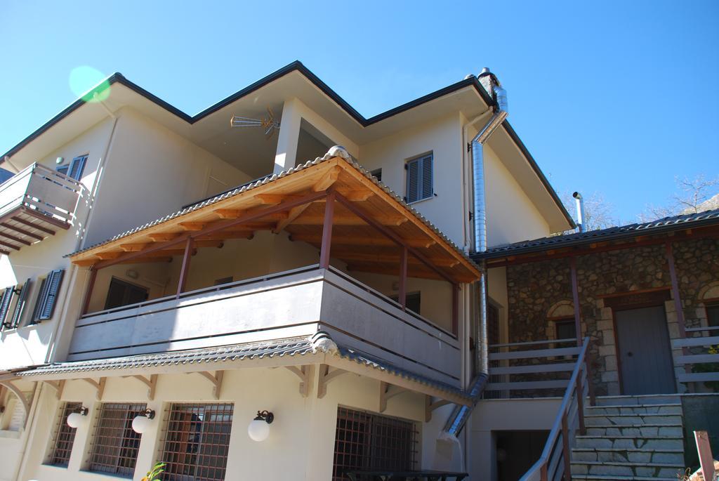 Hôtel To Greki à Livartzi Extérieur photo